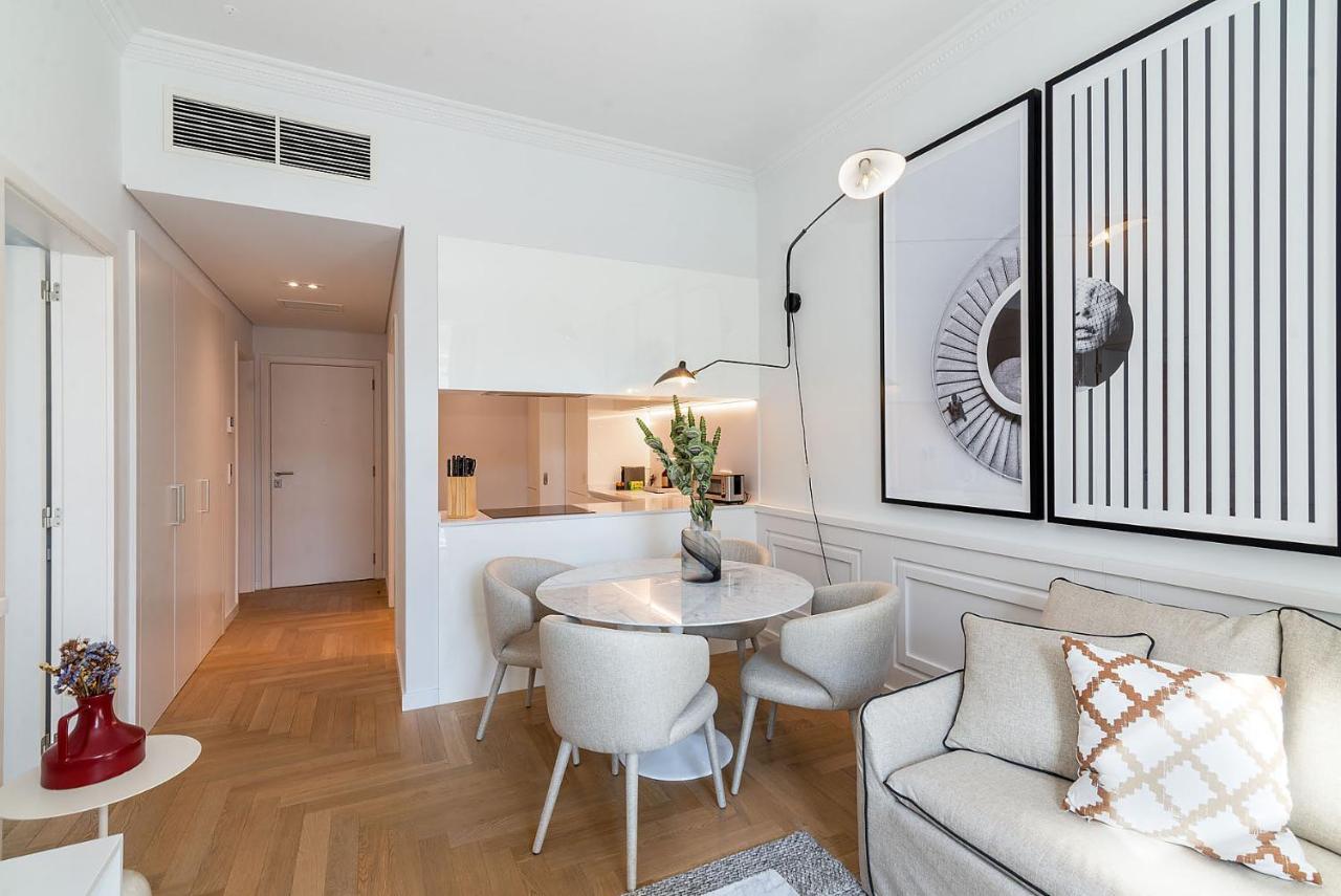 The Boulevard By The Good Neighbour In Apartment